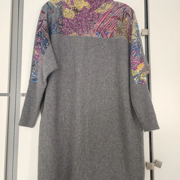 Lubang cashmere sweter  Tunic Size Xl - Picture 3 of 8